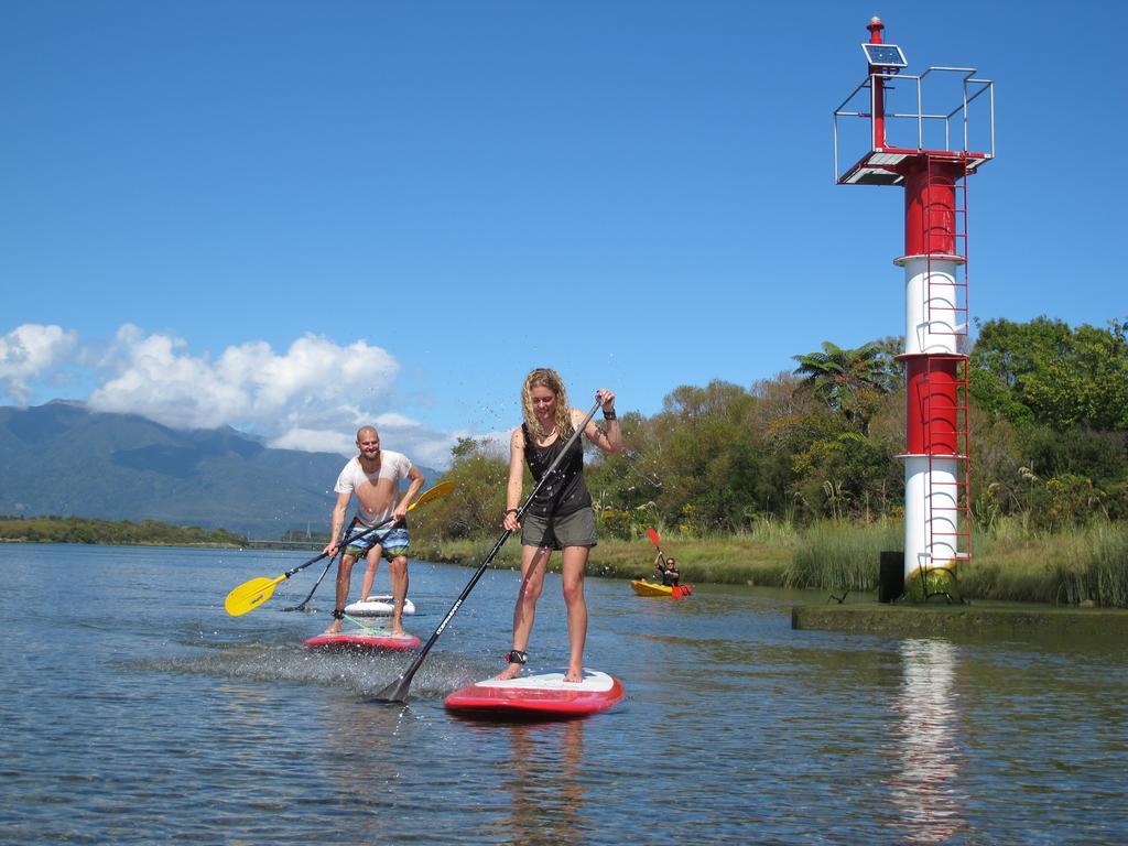 Bazil'S Backpackers Bbh Hostel & Surf School Westport Ruang foto