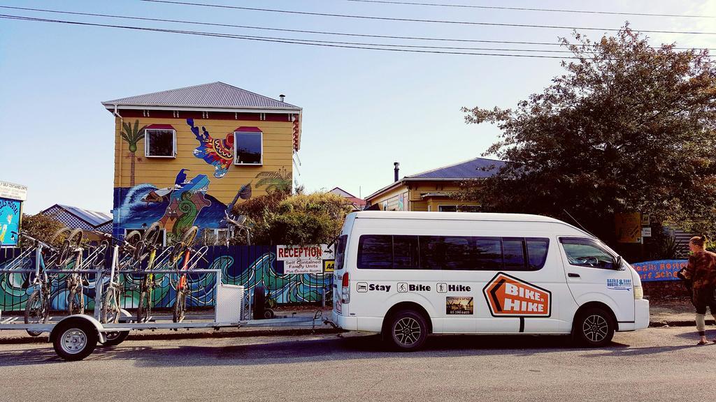 Bazil'S Backpackers Bbh Hostel & Surf School Westport Bagian luar foto
