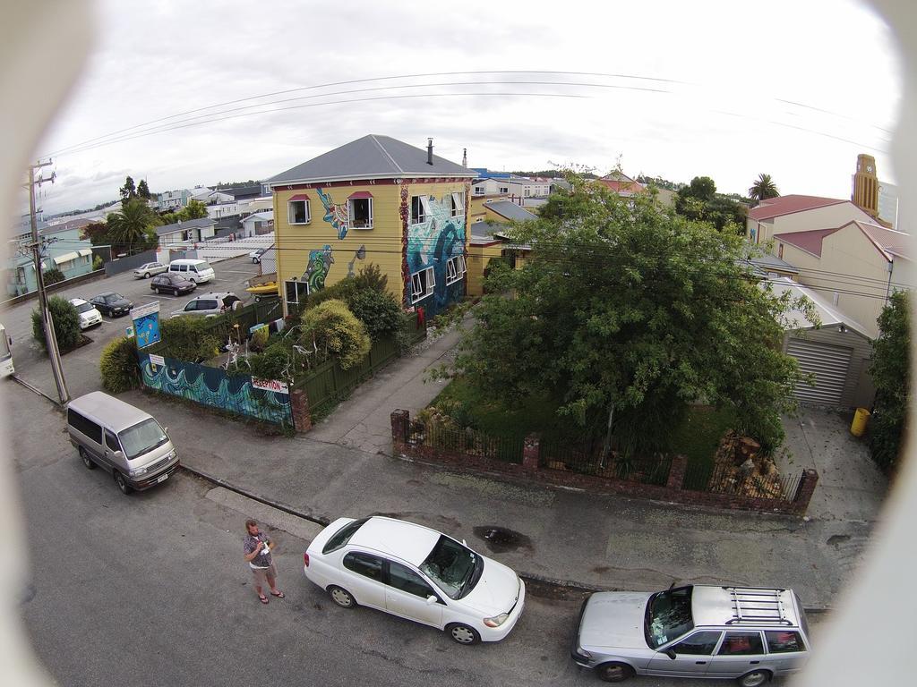 Bazil'S Backpackers Bbh Hostel & Surf School Westport Bagian luar foto