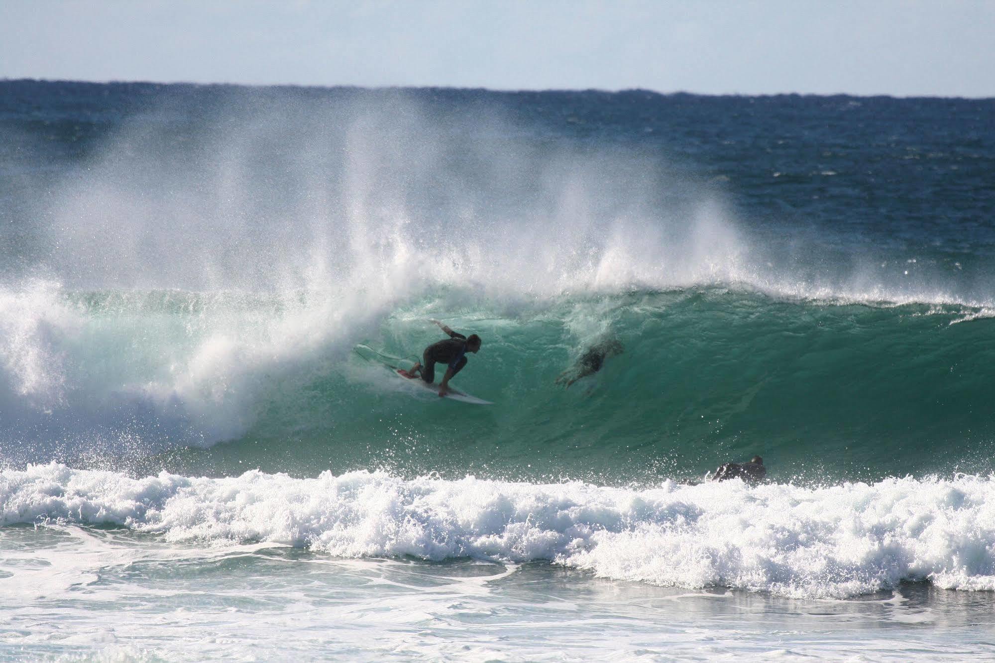 Bazil'S Backpackers Bbh Hostel & Surf School Westport Bagian luar foto
